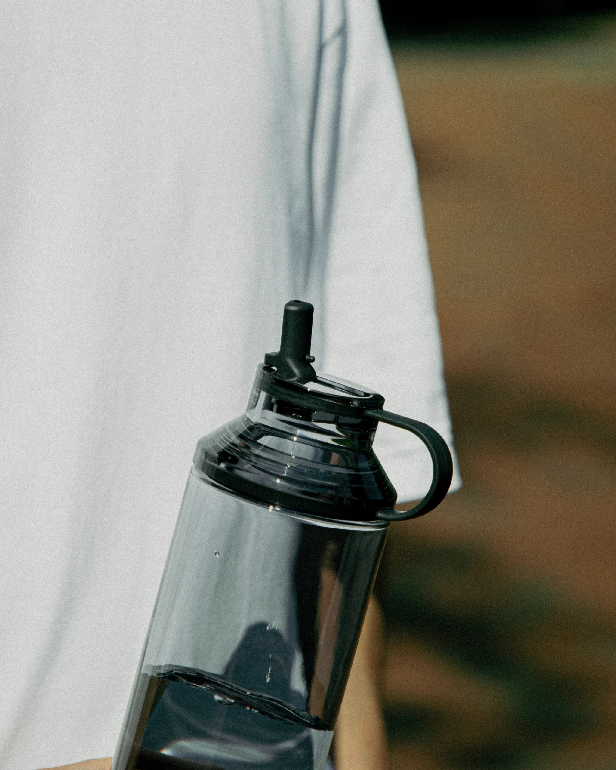 Kinto Active Bottle Trinkflasche 600ml, Smoke – Bild 4