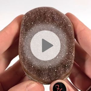 Einzelstück Kristalldruse aus Uruguay C7