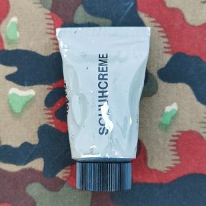 Tube mit Schuhcreme