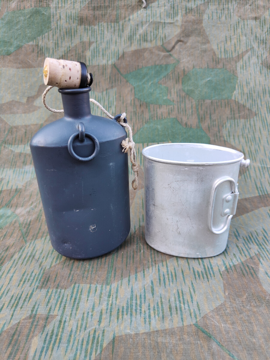 Feldflasche Ord. 1932/35/58 grau, BAG – Bild 2