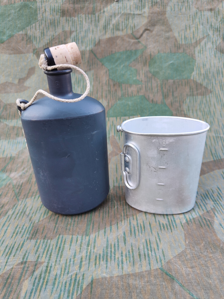 Feldflasche Ord. 1932/35/58 grau, BAG – Bild 3