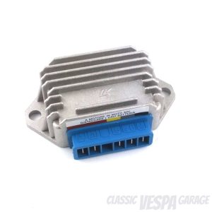 Spannungsregler 5-Pin mit Batterie AAGB+